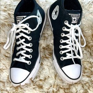 Converse Black and White High-Tops Like New Condition! Sz 8